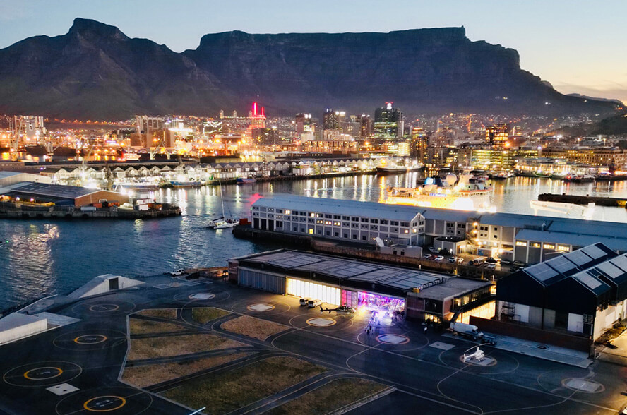 Table Mountain backdrop from waterfront